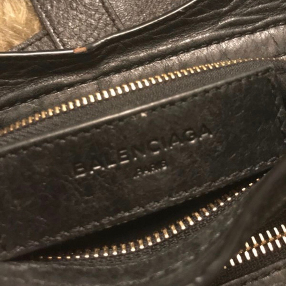 Luxury Balenciaga - Picture 2 of 5